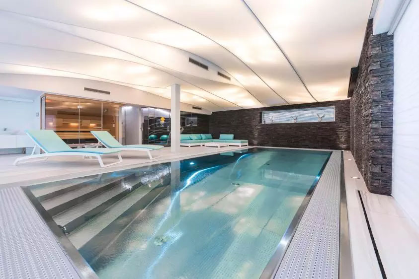 Schwimmbad innen